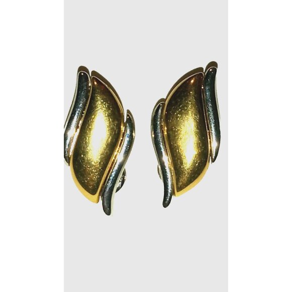 MONET Signed Vintage 70s Clip On Earrings Flame Wing Classic Gold  Silver Tone - Picture 1 of 13